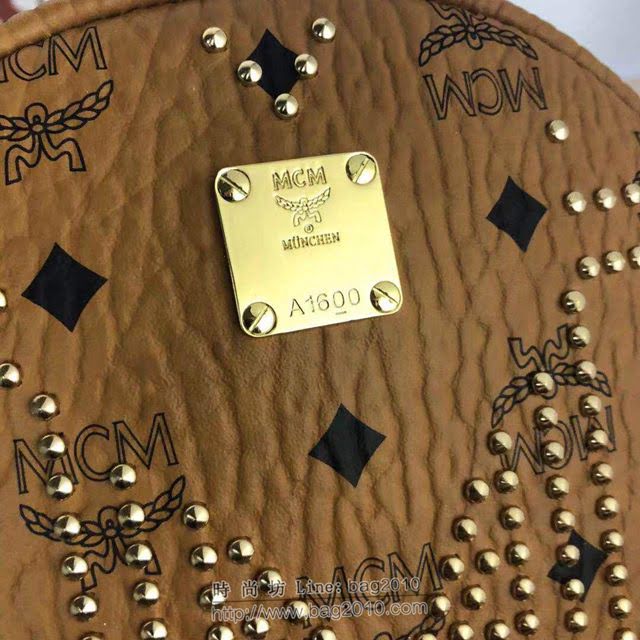 MCM雙肩背包 原單 5927小號 Gunta“M”字形鉚釘背包 金屬鉚釘 MCM女背包  mdmc1136